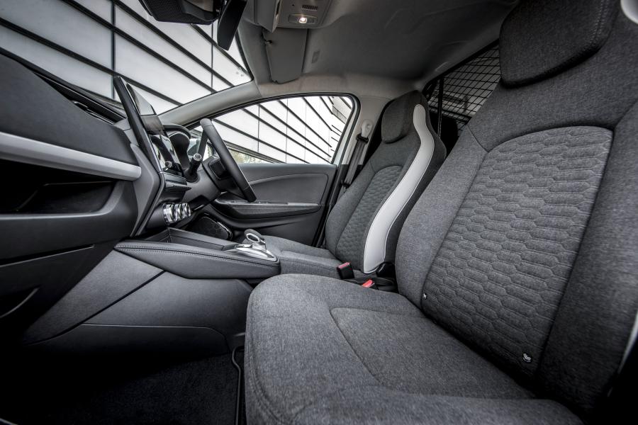 Интерьер Renault Zoe Van 2020 года  (UK) (фото 33 из 38)